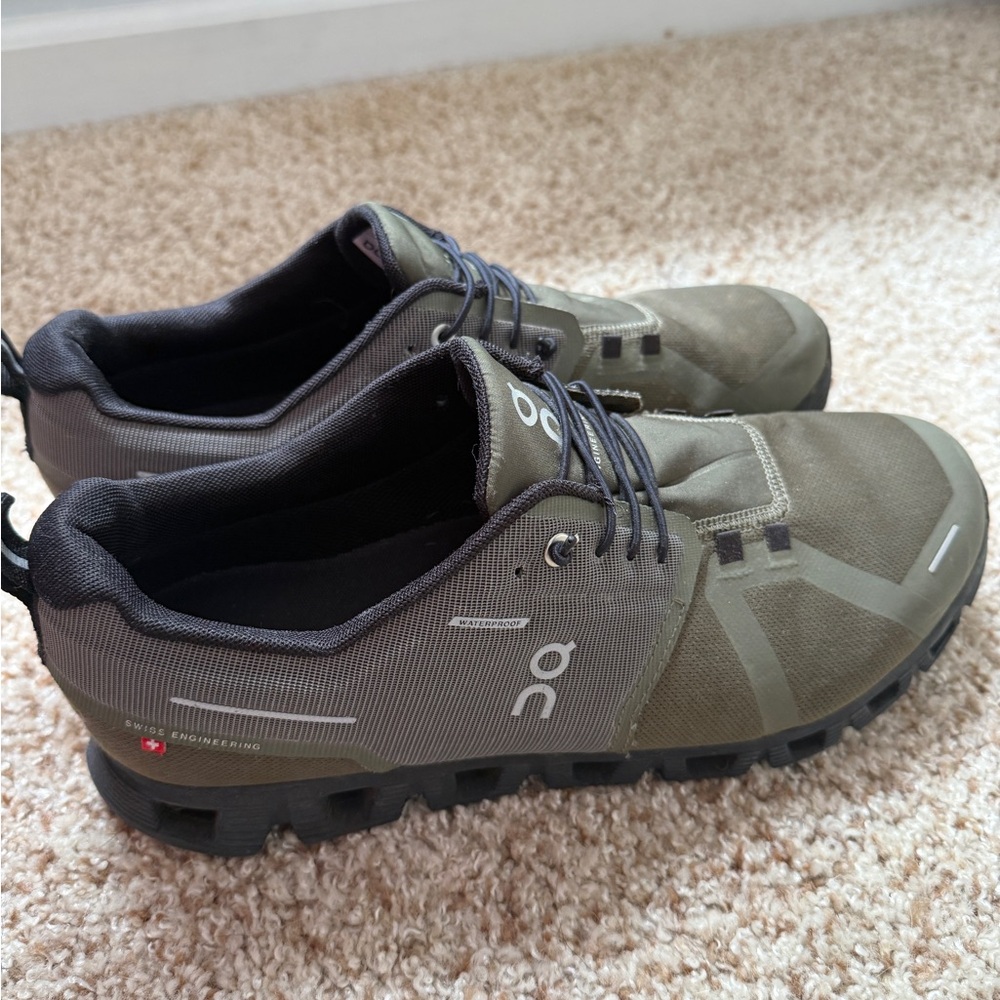 On Cloud 5 Waterproof Good Condition